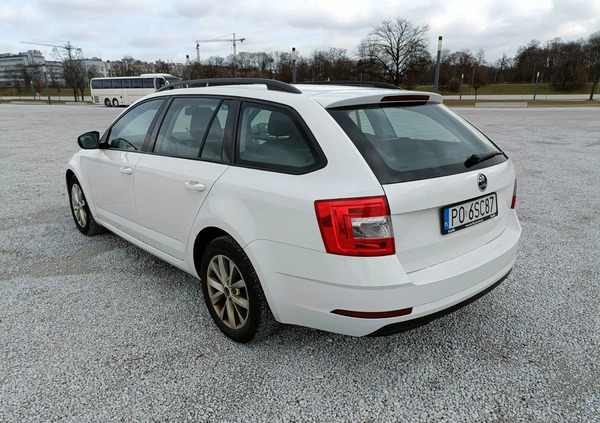 Skoda Octavia cena 37600 przebieg: 242000, rok produkcji 2017 z Gdańsk małe 277